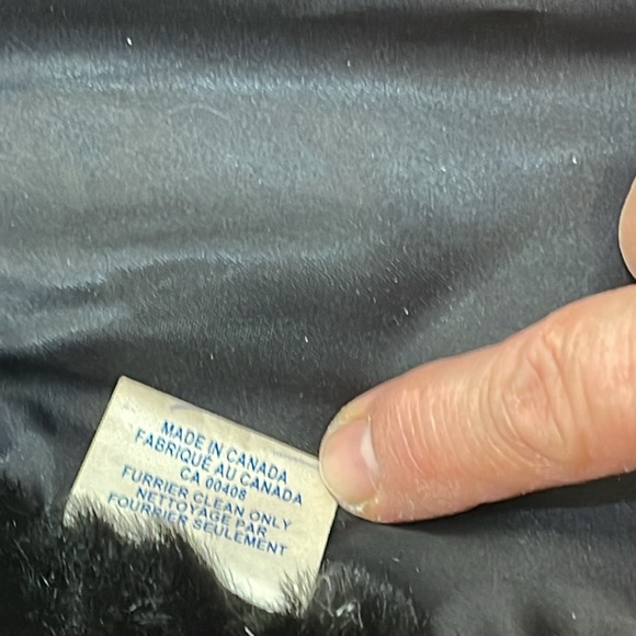 FURROCIOUS Faux fur by Princess Garment Limited. Size Med-large. Gorgeous - Picture 5 of 7